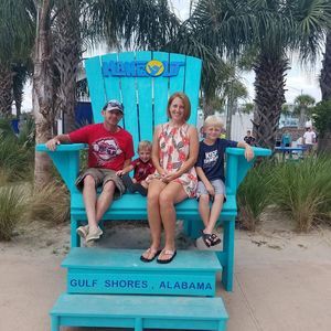 Meet your Posher, Leigh ann